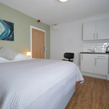 The Plough Retreat Apartment Coddington  Room photo